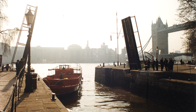 ST KATHERINE DOCKS LIFTING BRIDGE